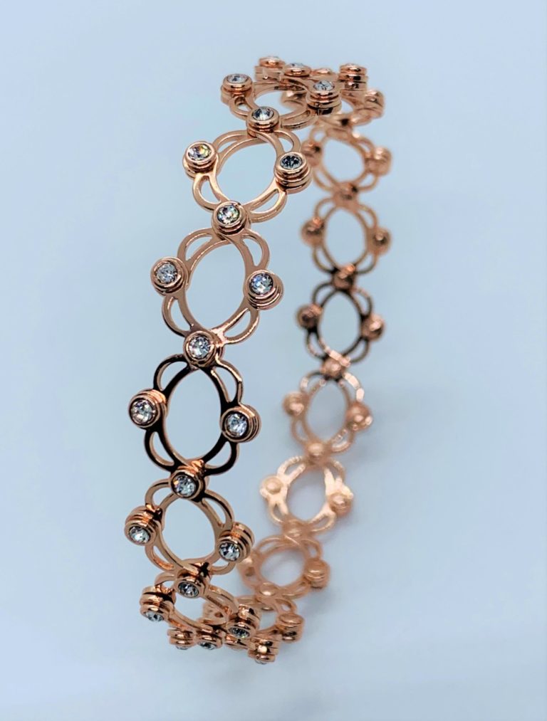 Diamond Bar Flexible Cuff Bracelet 001-170-01333 | Hingham Jewelers |  Hingham, MA